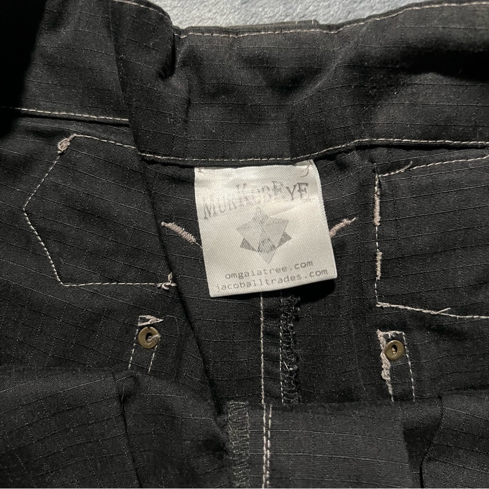 Black Oversized Style Jorts - Picture 3 of 10